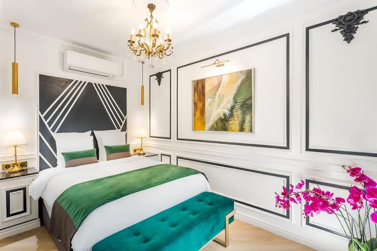 Merveil - Luxury -champs Elysees- Ponthieu I Paříž
